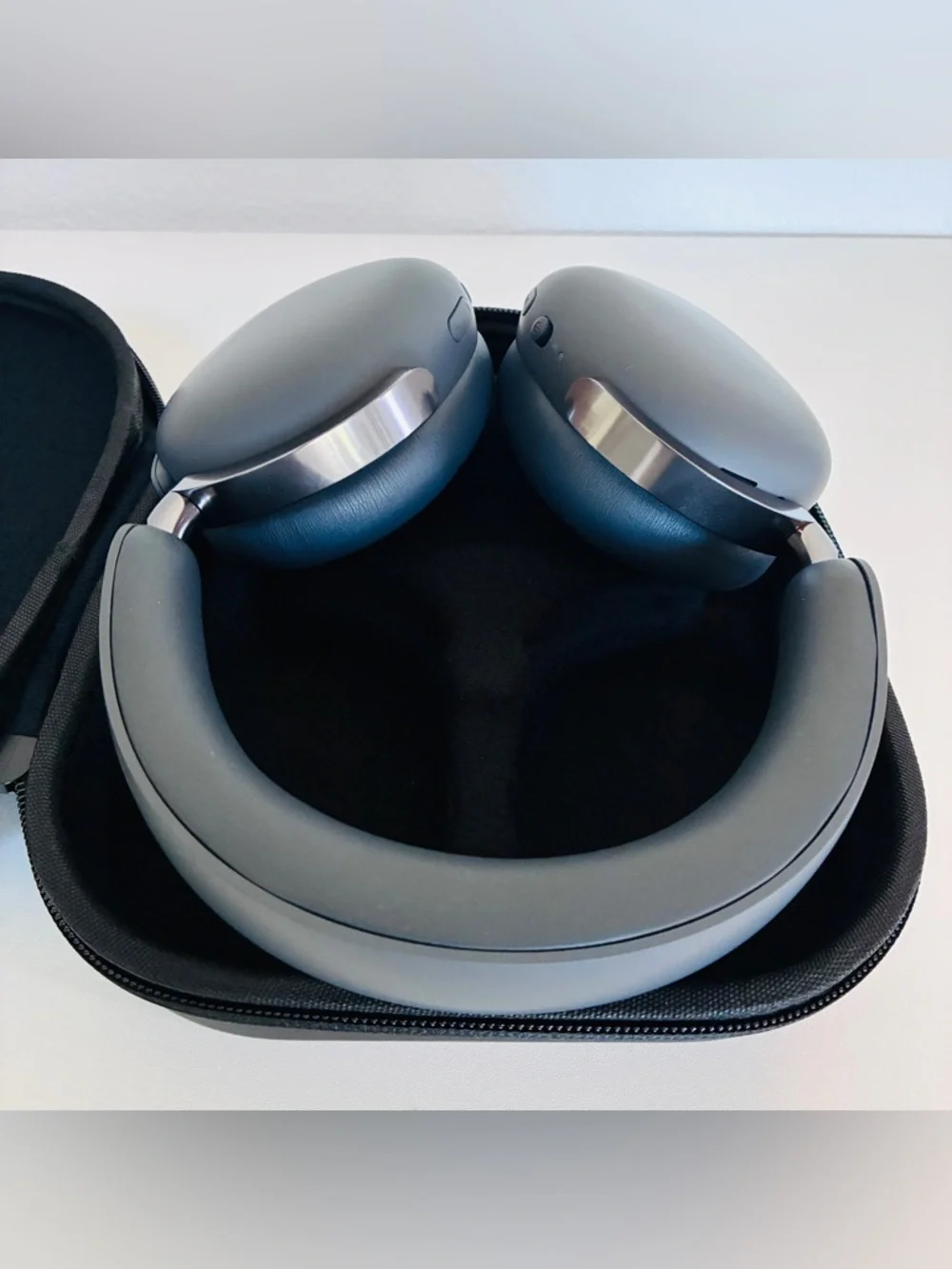 New Limited Edition Google GID8 Headphones – Bluetooth & Noise Cancellation